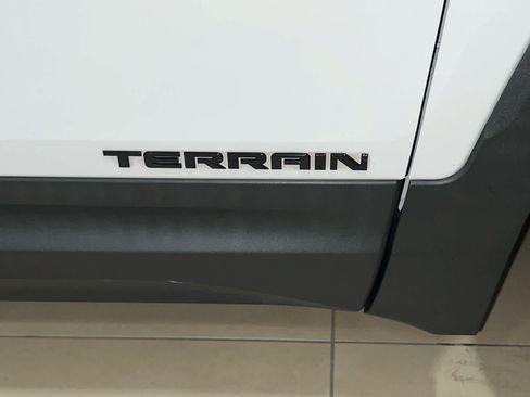Used 2019 GMC Terrain SLT w/ Preferred Package FWD image 8