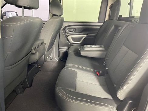 Used 2017 Nissan Titan SV image 16