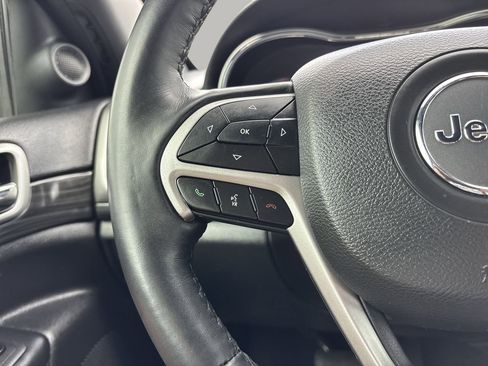 Used 2022 Jeep Grand Cherokee Laredo X image 25