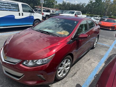 Used 2017 Chevrolet Volt Premier w/ Driver Confidence II Package FWD image 2
