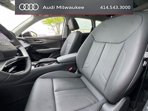 Certified 2026 Audi Q3 quattro 2.0T w/ 20" Wheel Package AWD/4WD image 11