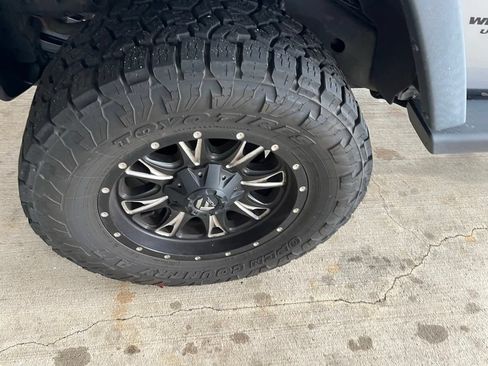 Used 2017 Jeep Wrangler Unlimited Sport w/ Quick Order Package 24S AWD/4WD image 4