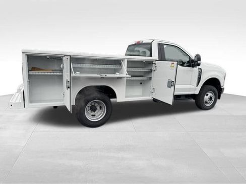 New 2025 Ford F350 XL w/ XL Chrome Package image 4