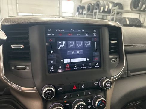 Used 2020 RAM 2500 Laramie AWD/4WD image 13