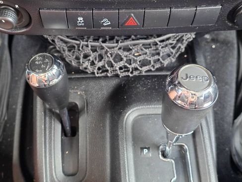 Used 2013 Jeep Wrangler Unlimited Sport AWD/4WD image 18