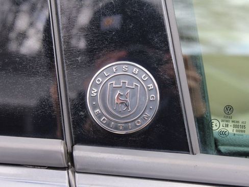 Used 2019 Volkswagen Passat 2.0T Wolfsburg w/ Wheels & Sunroof Package image 18