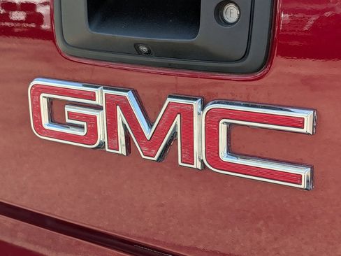 Used 2016 GMC Sierra 1500 SLT w/ SLT Premium Package AWD/4WD image 10