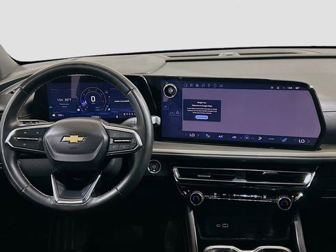 Used 2025 Chevrolet Traverse LT w/ Driver Confidence Package FWD image 19