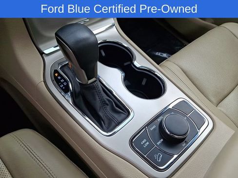 Used 2017 Jeep Grand Cherokee Limited w/ Luxury Group II AWD/4WD image 16