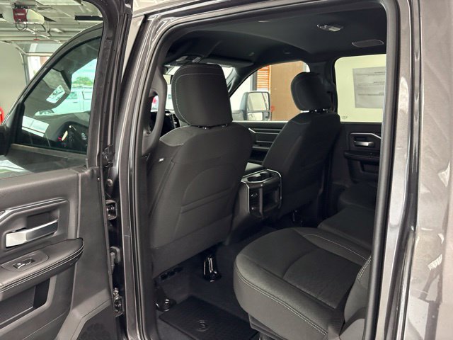 New 2026 RAM 3500 Big Horn AWD/4WD image 17