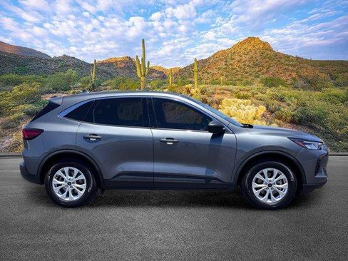 Used 2024 Ford Escape Active FWD image 3