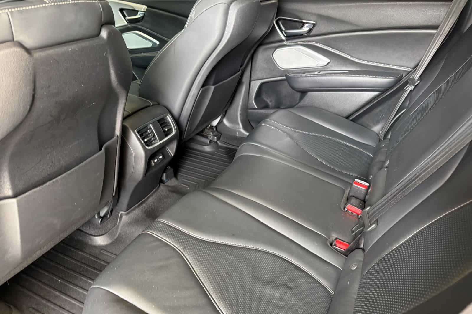 Used 2019 Acura RDX w/ Technology Package AWD/4WD image 4