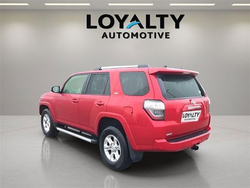 Used 2020 Toyota 4Runner SR5 image 3