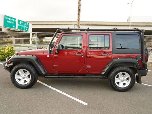 Used 2012 Jeep Wrangler Unlimited Sport image 2