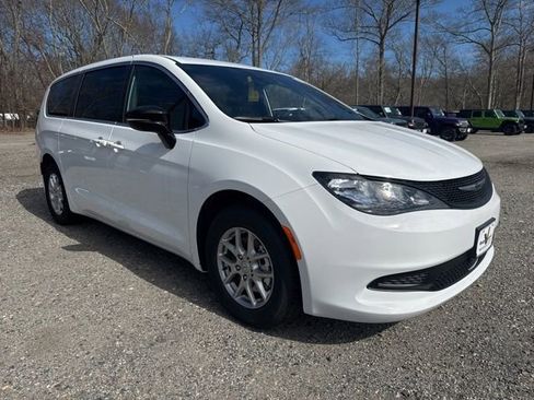 New 2026 Chrysler Voyager LX FWD image 4
