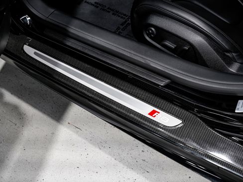 Used 2010 Audi R8 V10 image 21