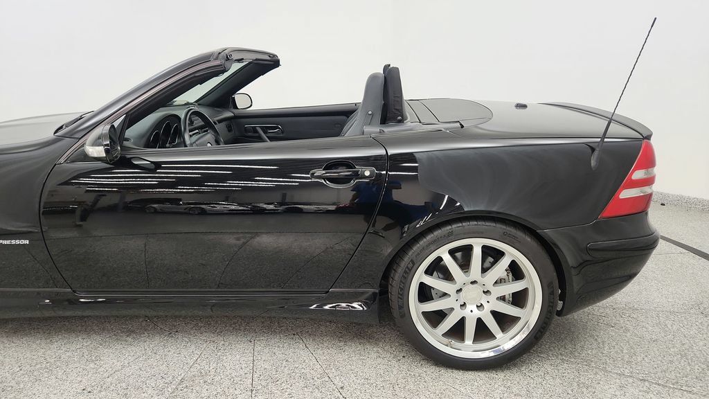 Used 2002 Mercedes-Benz SLK 32 AMG image 13