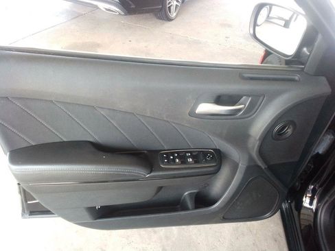 Used 2019 Dodge Charger SXT w/ Blacktop Package image 19