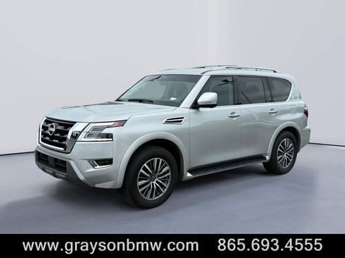 Used 2024 Nissan Armada SL w/ Captain's Chairs Package AWD/4WD image 7