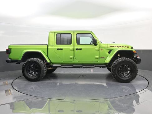 Used 2025 Jeep Gladiator Mojave AWD/4WD image 9