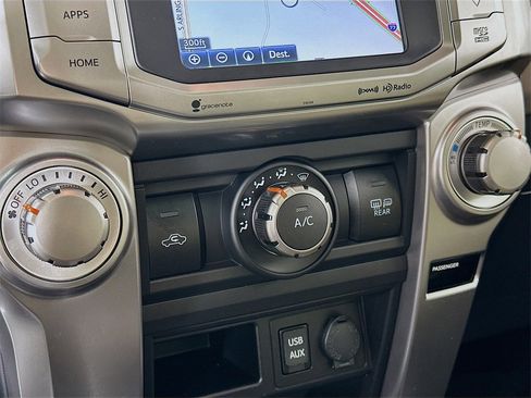 Used 2018 Toyota 4Runner SR5 Premium image 19