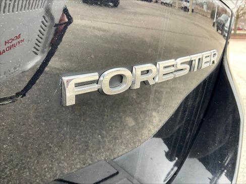 Used 2021 Subaru Forester Premium image 30