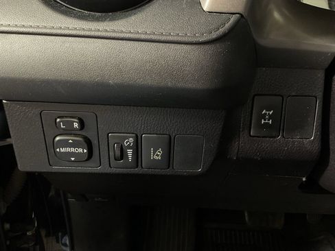 Used 2018 Toyota RAV4 LE w/ All Weather Liner Package AWD/4WD image 27