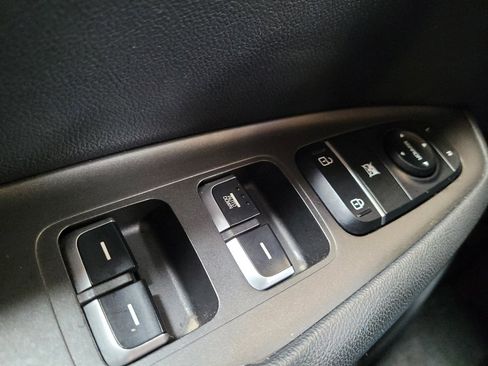 Used 2018 Kia Optima S FWD image 27