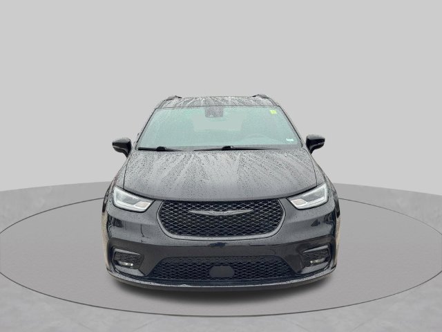 Used 2025 Chrysler Pacifica Limited FWD image 11