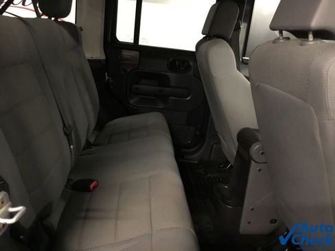 Used 2007 Jeep Wrangler Unlimited Sahara w/ Dual Top Group image 28