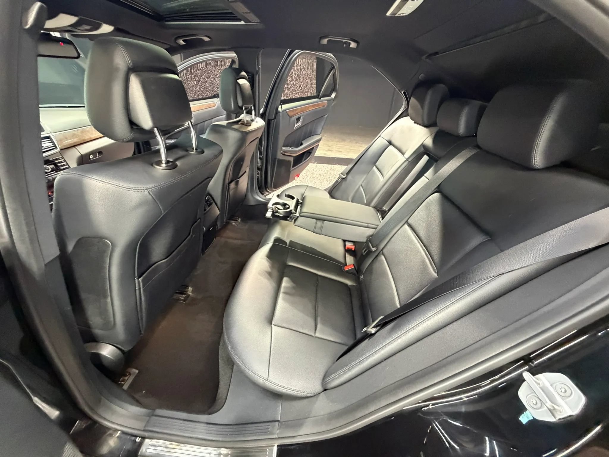 Used 2011 Mercedes-Benz E 350 4MATIC Sedan image 27
