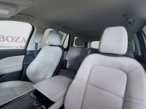 New 2026 Lincoln Aviator 2WD image 24