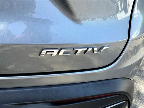 Used 2024 Chevrolet Trax ACTIV FWD image 15