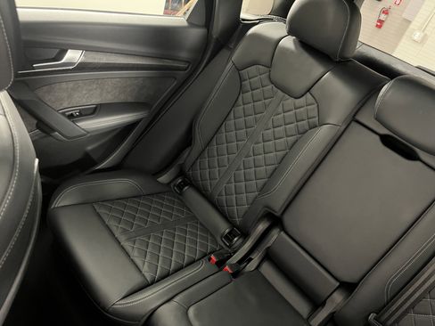 Used 2018 Audi SQ5 Prestige w/ Prestige Package image 22