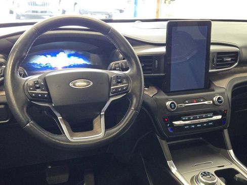Used 2020 Ford Explorer Platinum w/ Premium Technology Package image 20