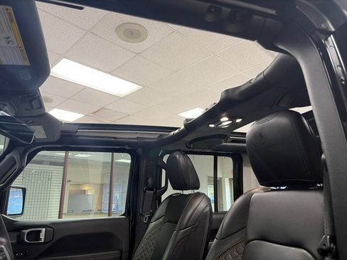 Certified 2022 Jeep Wrangler Unlimited Sahara AWD/4WD image 9