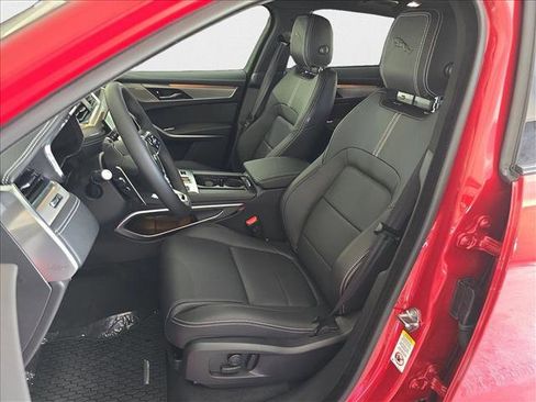 New 2026 Jaguar F-PACE R-Dynamic S image 12