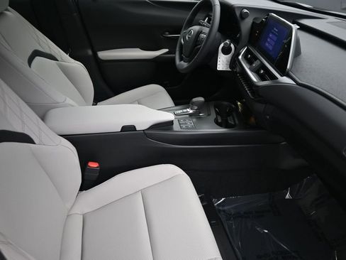 New 2026 Lexus UX 300h FWD image 10