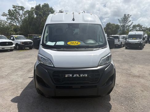 Used 2024 RAM ProMaster 2500 FWD image 8