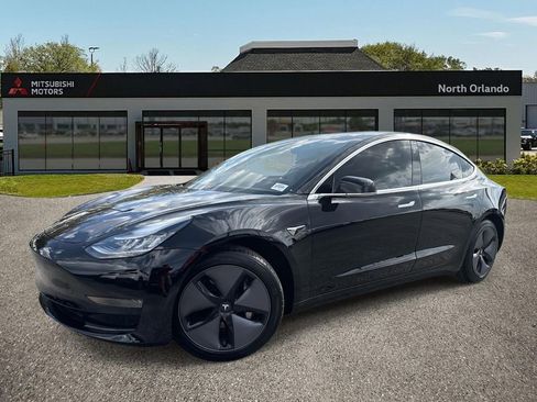 Used 2019 Tesla Model 3 Standard Range Plus image 1