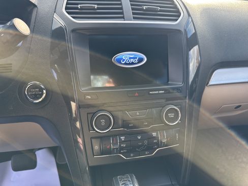 Used 2017 Ford Explorer XLT w/ Equipment Group 202A image 17
