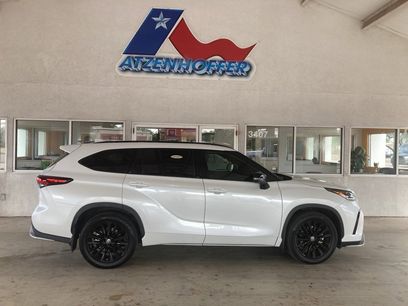 Used 2024 Toyota Highlander XSE