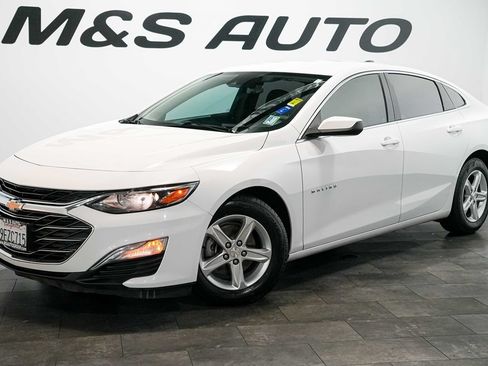 Used 2023 Chevrolet Malibu LS w/ Driver Confidence Package FWD image 2