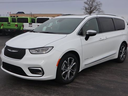 New 2026 Chrysler Pacifica Pinnacle image 20
