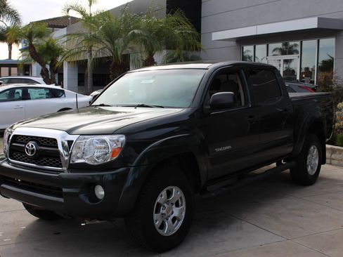 Used 2011 Toyota Tacoma 4x4 Double Cab image 5