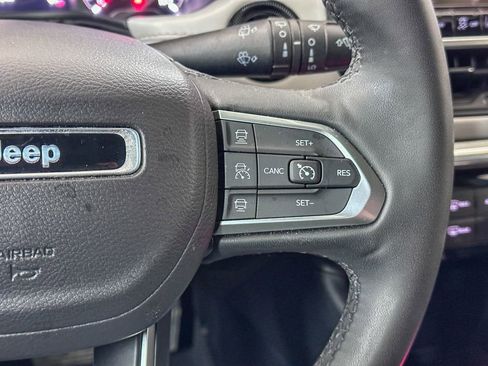 Certified 2024 Jeep Compass Limited image 34