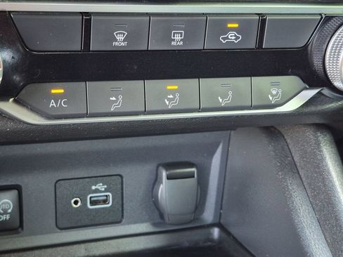 Used 2024 Nissan Sentra S FWD image 19