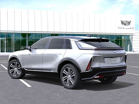 New 2026 Cadillac Lyriq Luxury AWD/4WD image 3
