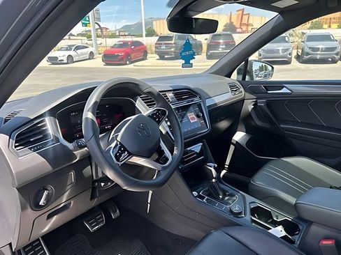 Used 2022 Volkswagen Tiguan SE R-Line AWD/4WD image 19