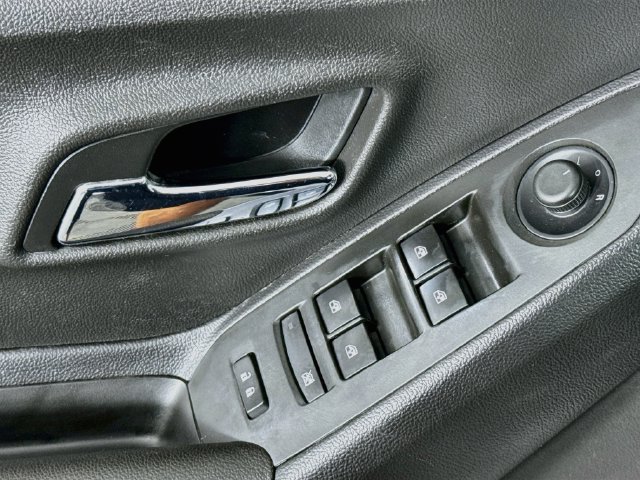 Used 2018 Chevrolet Trax LS FWD image 19